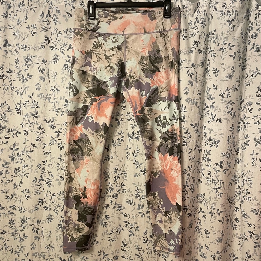 Fabletics Floral Ankle Leggings Size M